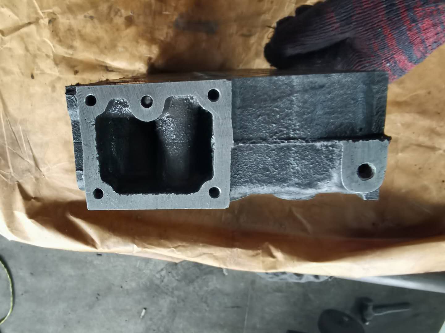 V1305 Clinder Head