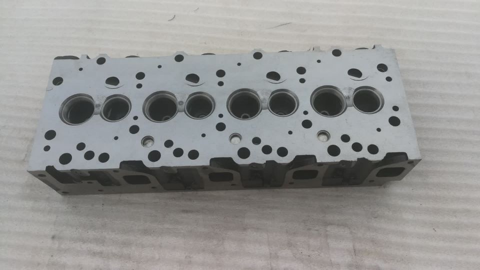 New product arrival 4JG2 cylinder head