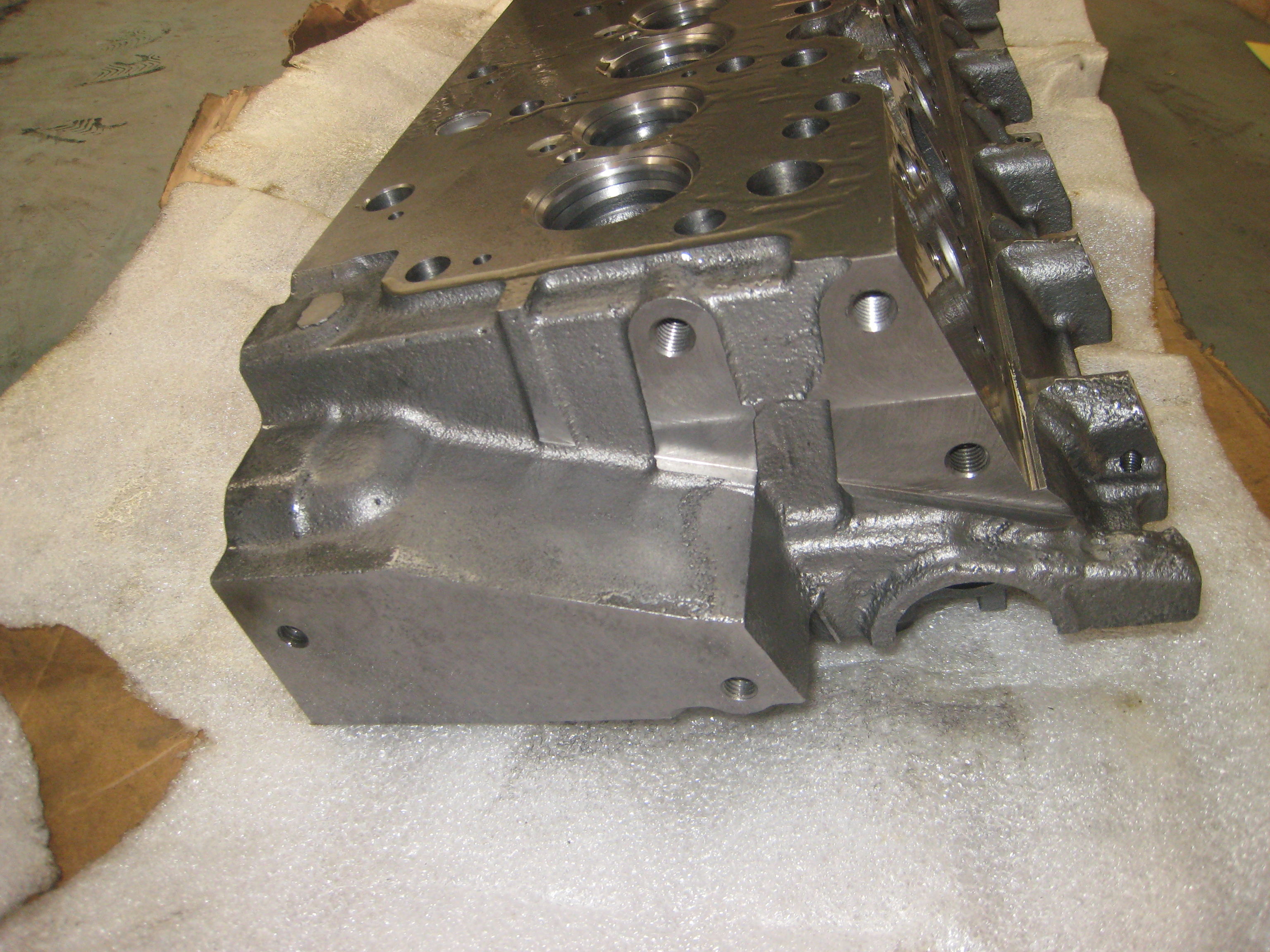 4HG1 Cylinder Head