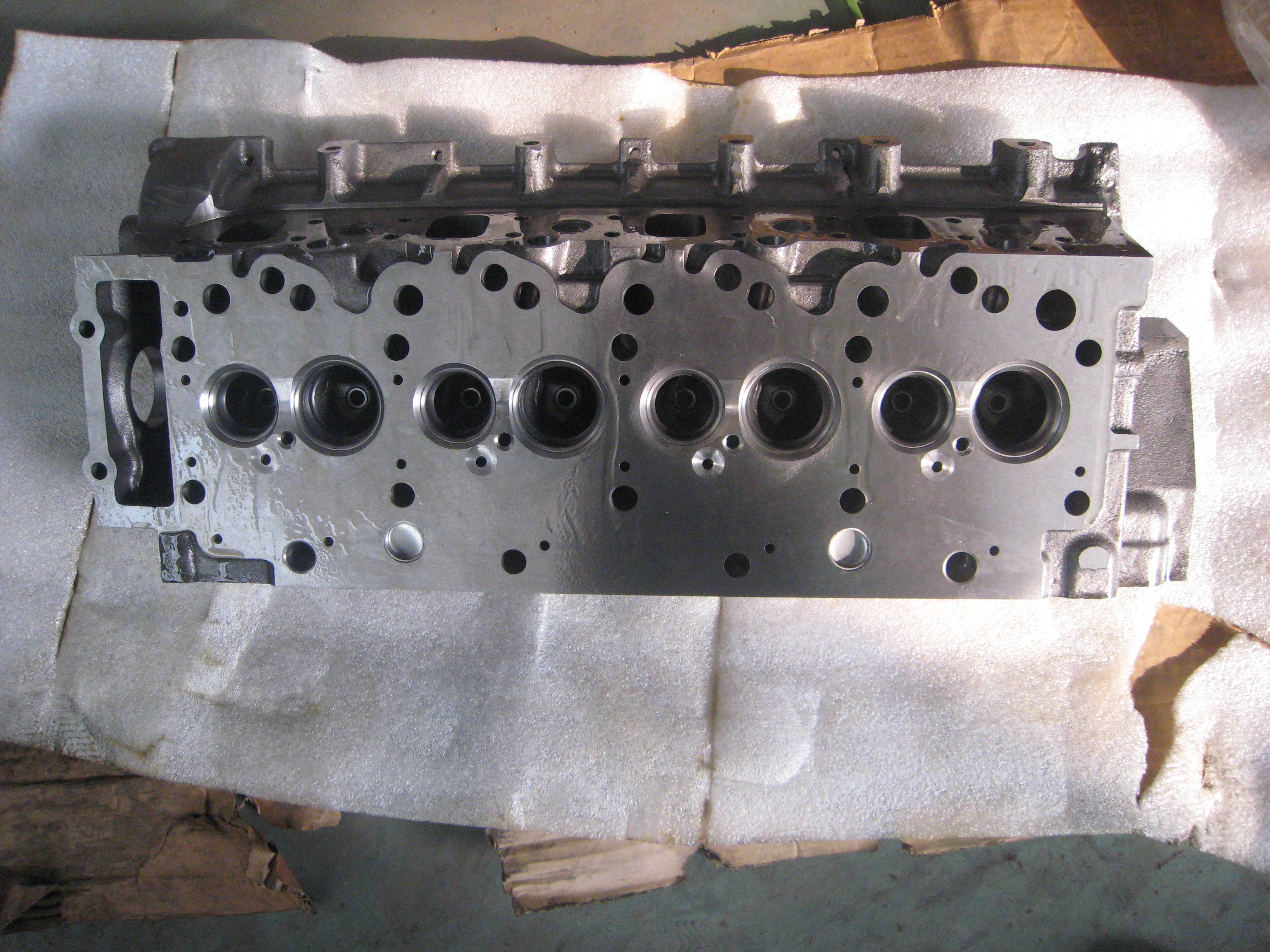 4HG1 Cylinder Head